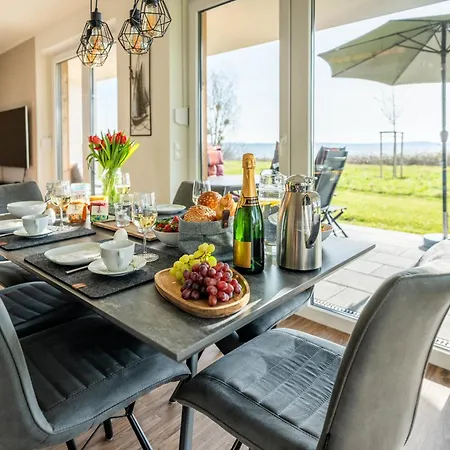 Hangar 19 Luxusbungalow Am H8 Holiday home *